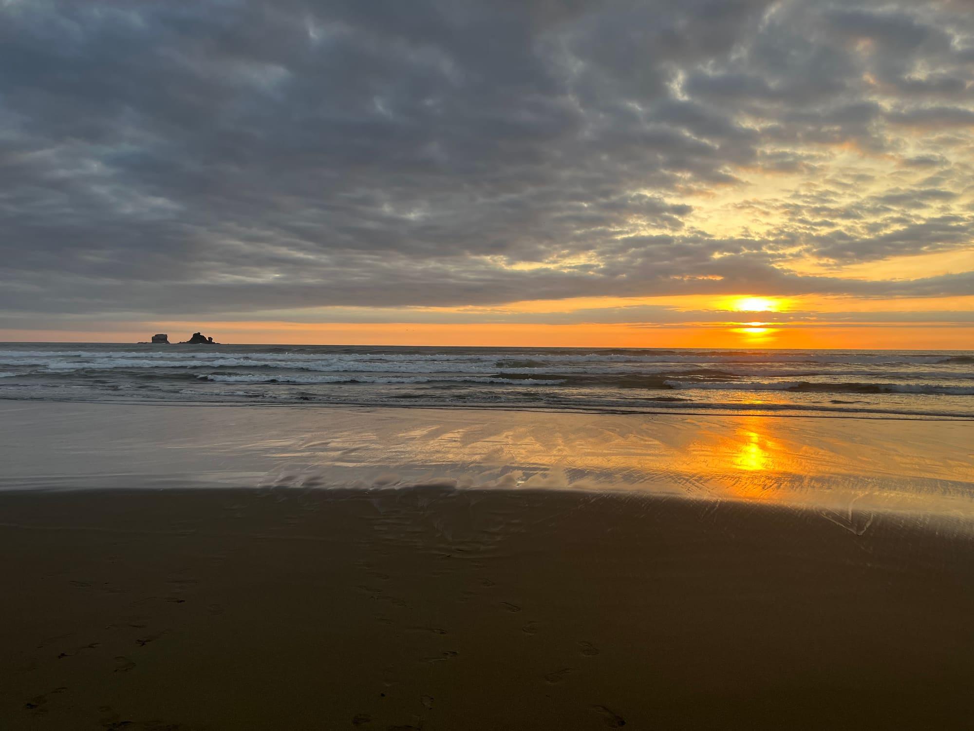 La playa de Ayampe al final de la tarde